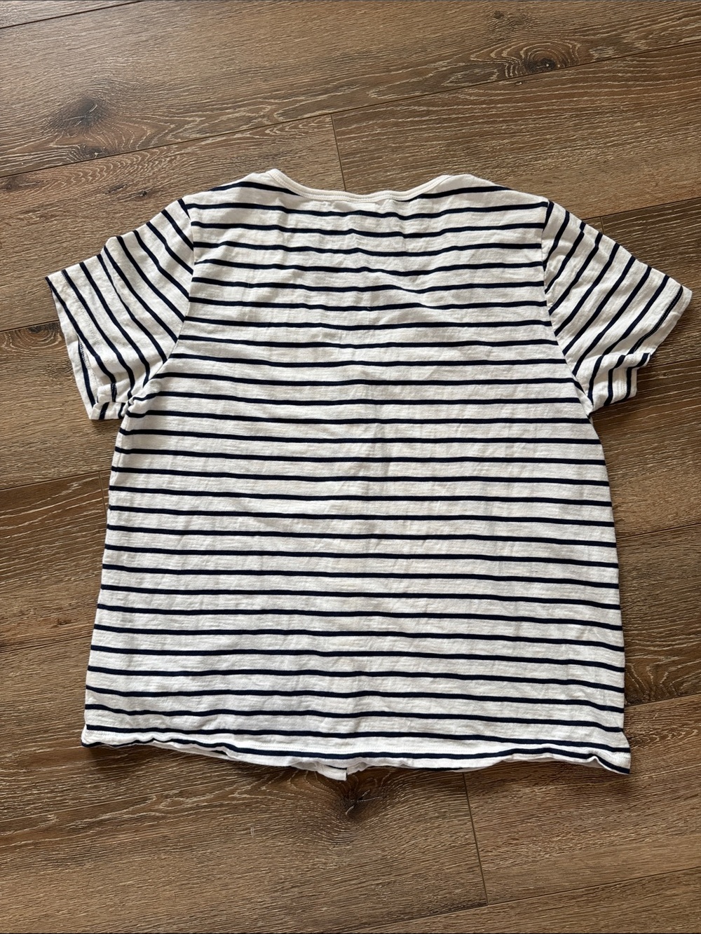 Old Navy Striped Tee - Navy & White Large - Picture 9 of 9